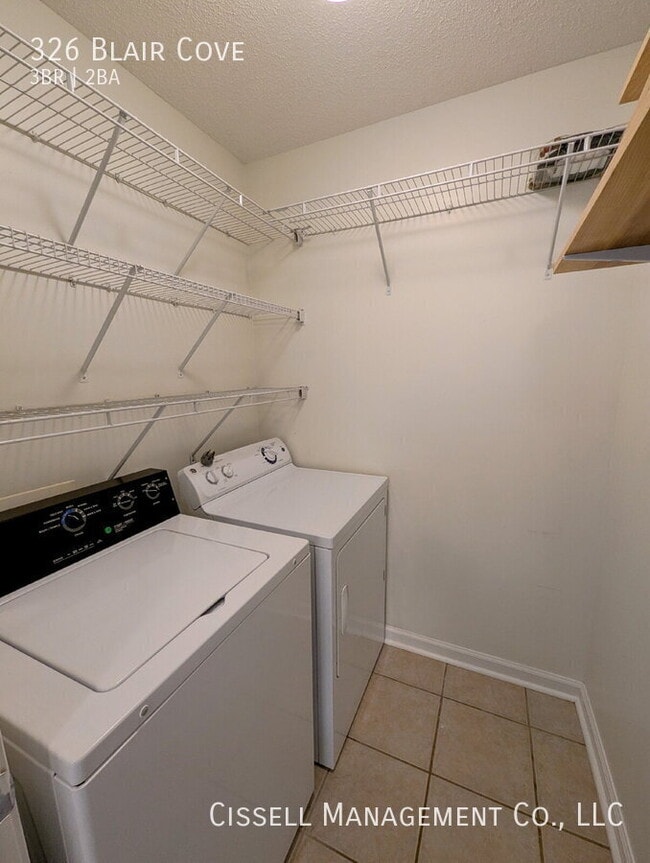 Building Photo - 326 Blair Cove