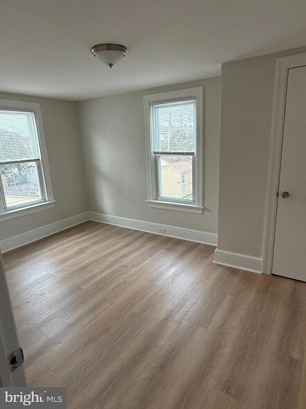 Building Photo - 1235 Maple St