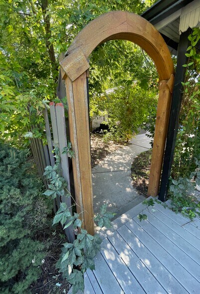 Building Photo - 1991 Glen Garry Dr