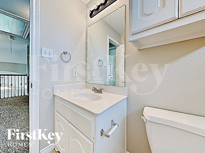 Building Photo - 304 Wisteria Way