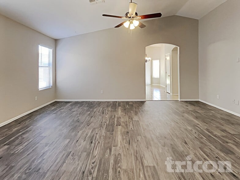 Building Photo - 40175 N Costa Del Sol Dr