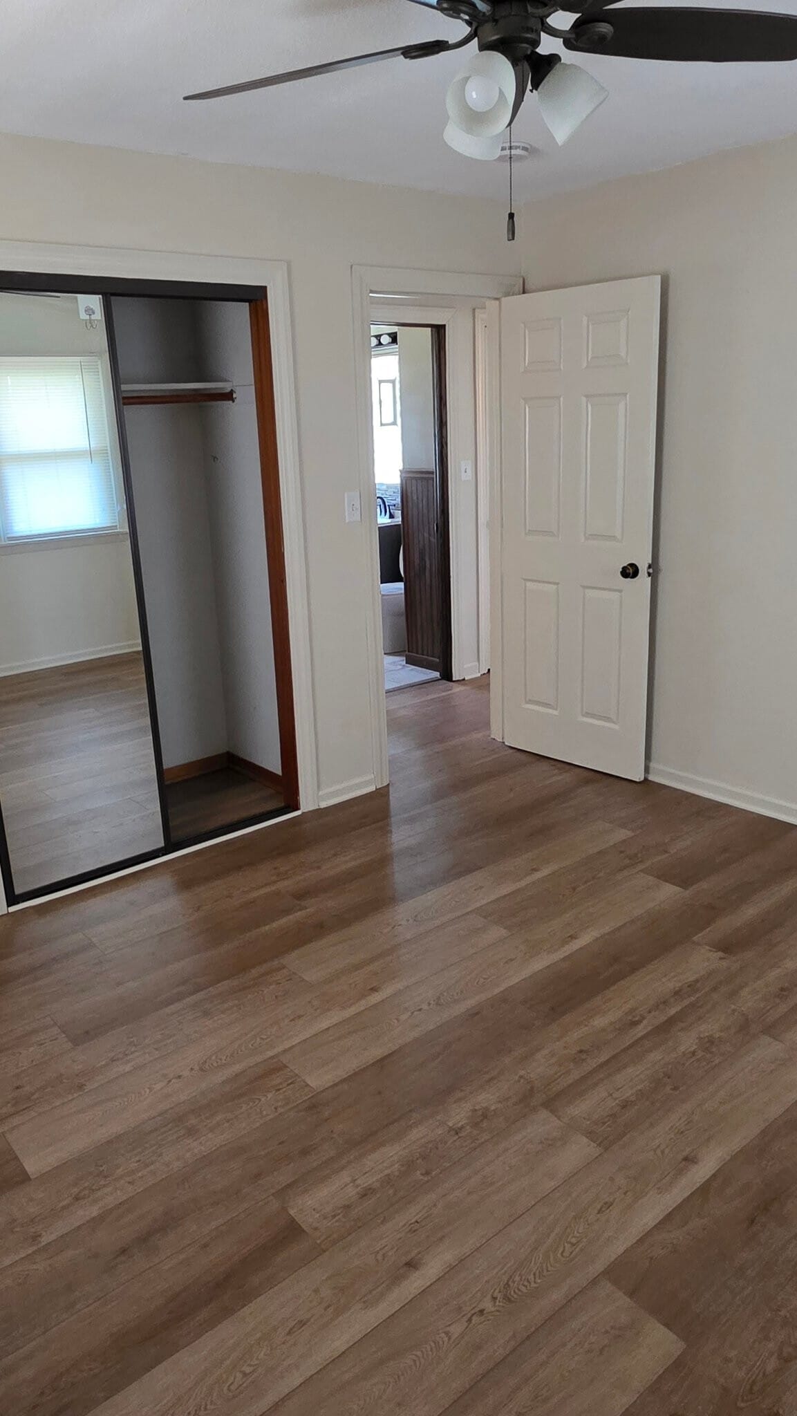 Building Photo - 2564 E Tiffin Ave