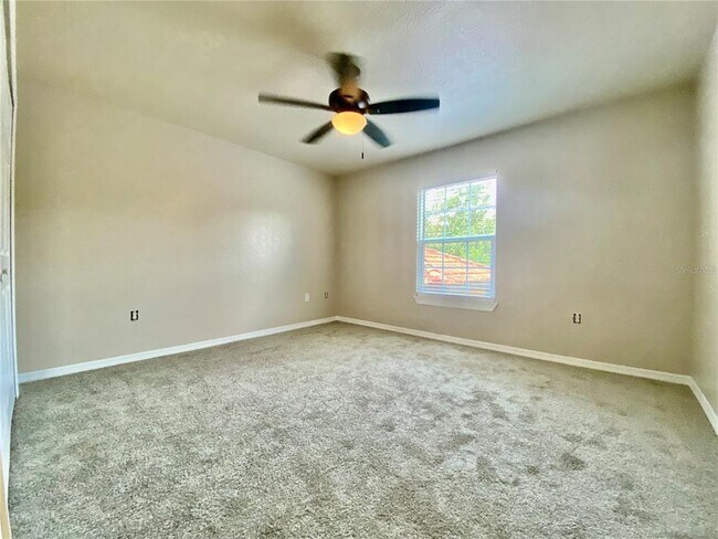 Building Photo - 5459 Vineland Rd
