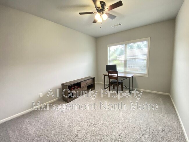 Building Photo - 3112 Avenel Ct