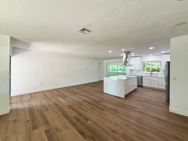 Building Photo - Unique & Renovated 3 Bedroom, 2 and 2 Half...