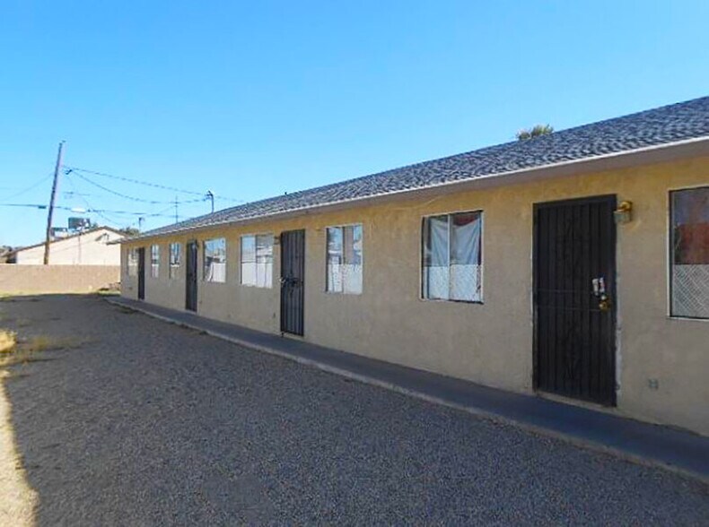 Building Photo - 2500 Bassler St