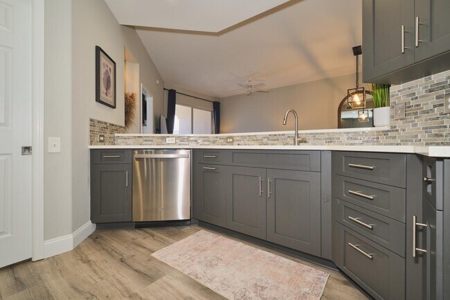 Building Photo - 9190 Southmont Cove