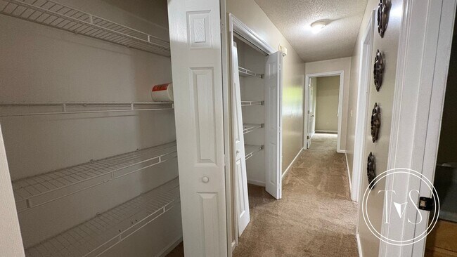 Building Photo - RATE DROP ALERT (was $$2600/month) and FAL...