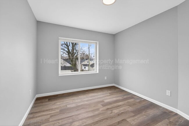 Building Photo - 1153 E 20th Ave