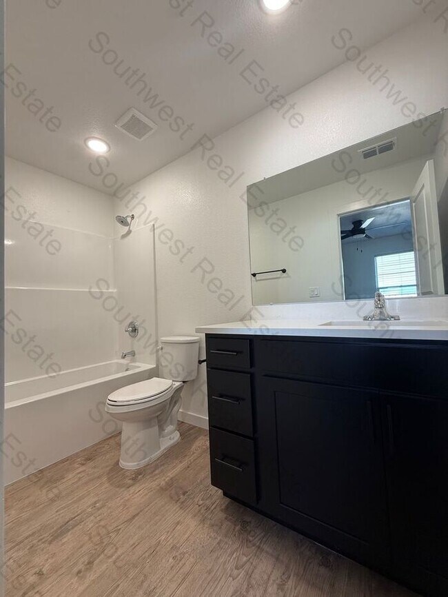 Building Photo - Brand new 2 bedroom 2 bath duplex