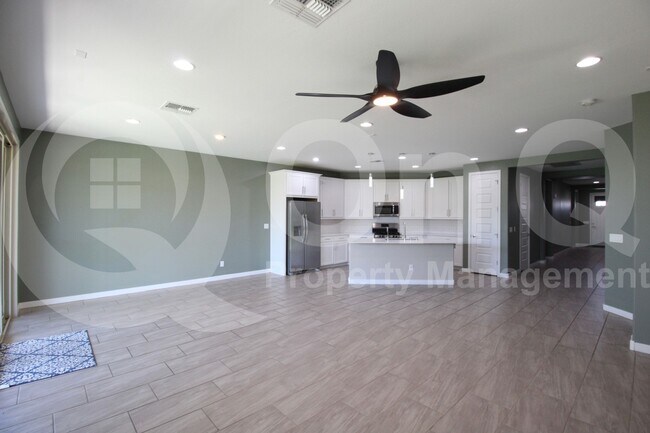 Building Photo - 2207 E Citadel Dr