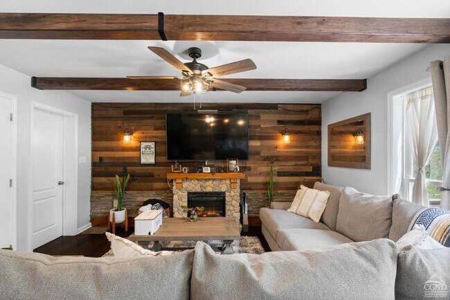 Building Photo - 174 Grove School Rd