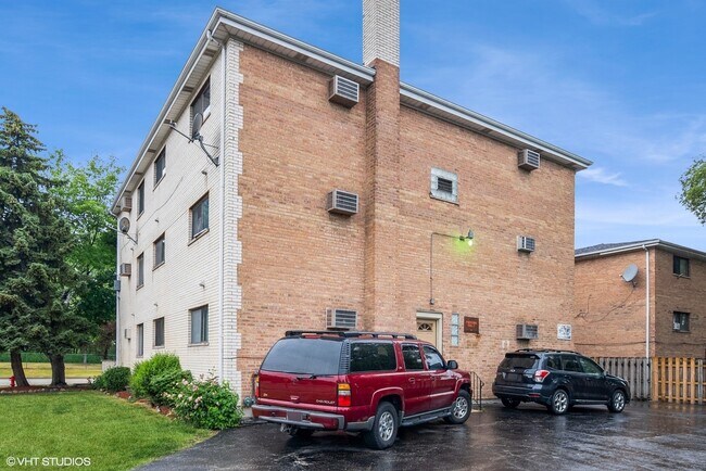 Building Photo - 7755 Roberts Rd