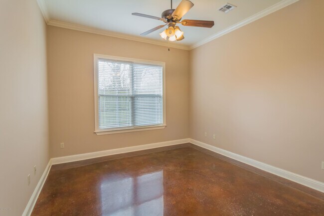 Building Photo - 145 Treasure Cove