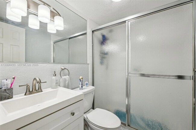 Building Photo - 3862 NE 171 St