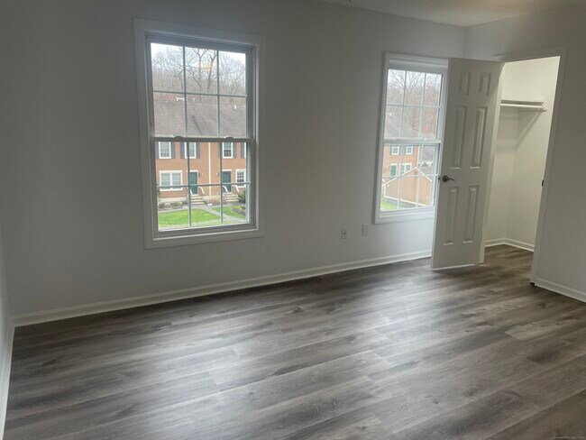 Building Photo - 173 Foxbridge Village Rd