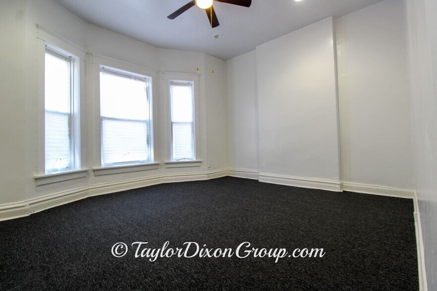 Building Photo - 4249 W Maypole Ave