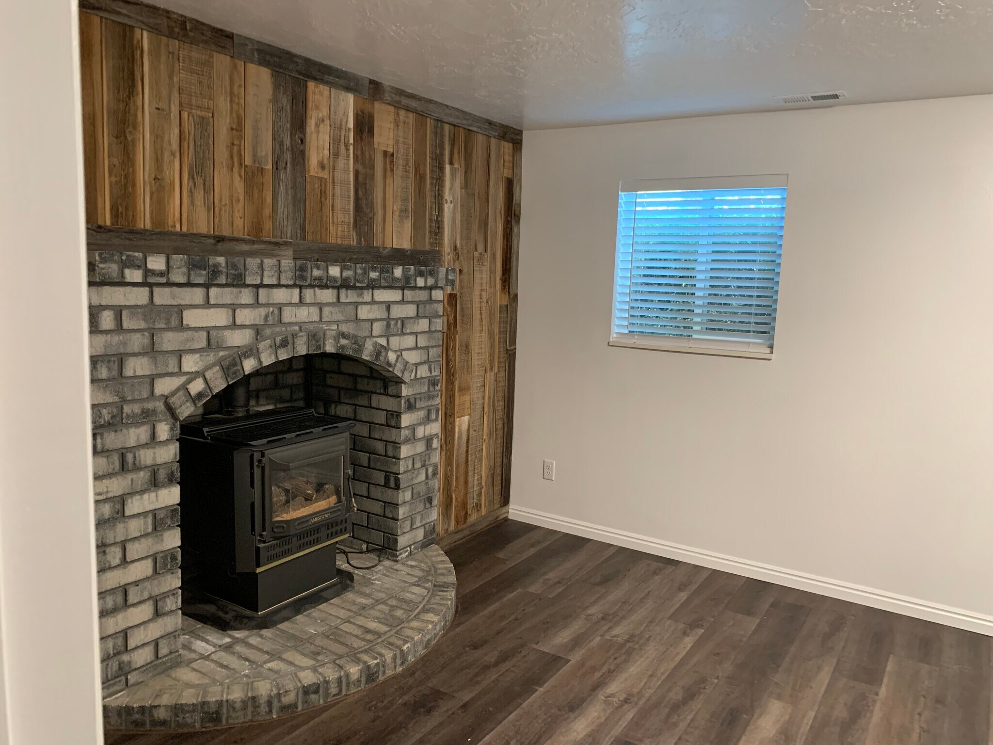 Building Photo - 804 E 1050 S