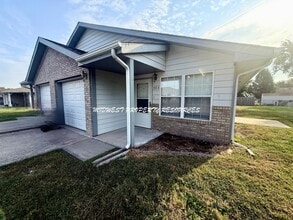 Building Photo - 503 NE Austin St