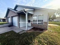 Building Photo - 503 NE Austin St