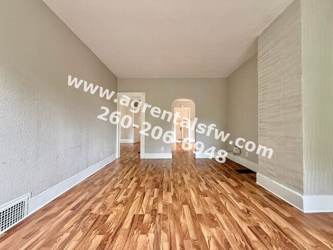 Building Photo - 310 W Dewald St