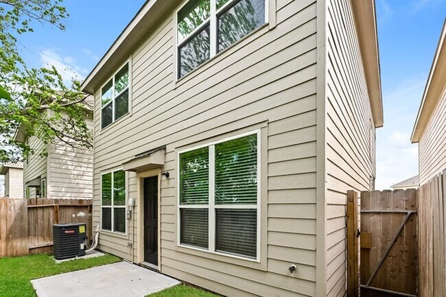 Building Photo - 2715 Bouvardia Wy