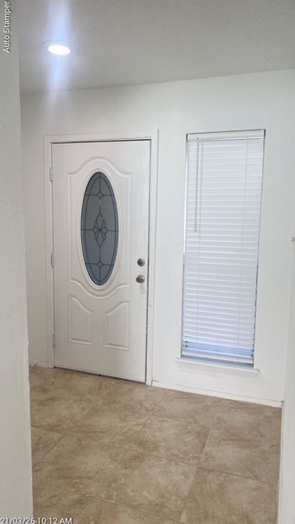 Building Photo - 7221 W Cleburne Rd