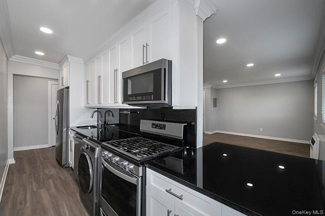 Building Photo - 407 E Main St