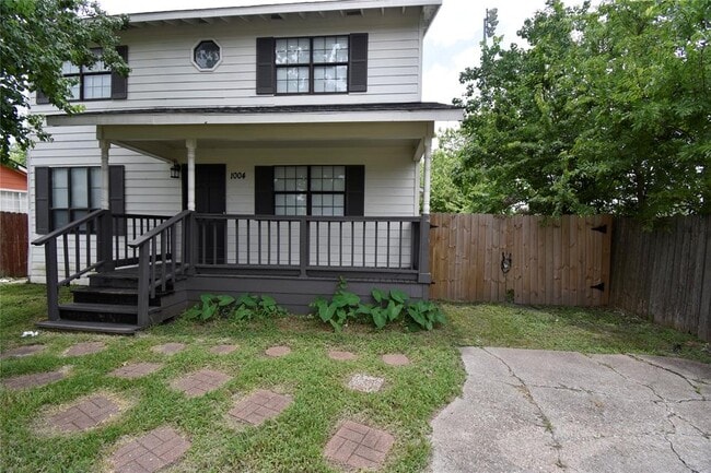 Primary Photo - 1004 Avenue H