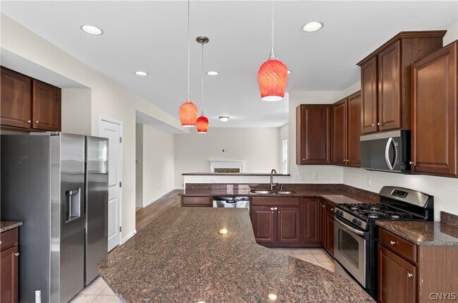 Building Photo - 101 Rising Crest Cir