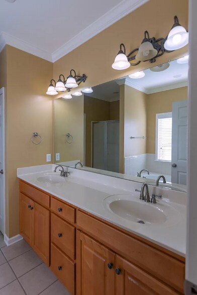 Building Photo - 6811 Neville Dr