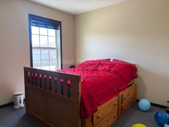Building Photo - 4106 Clubhouse Dr S