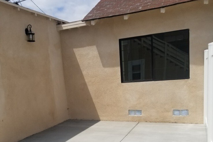 Building Photo - 537 W Milford St