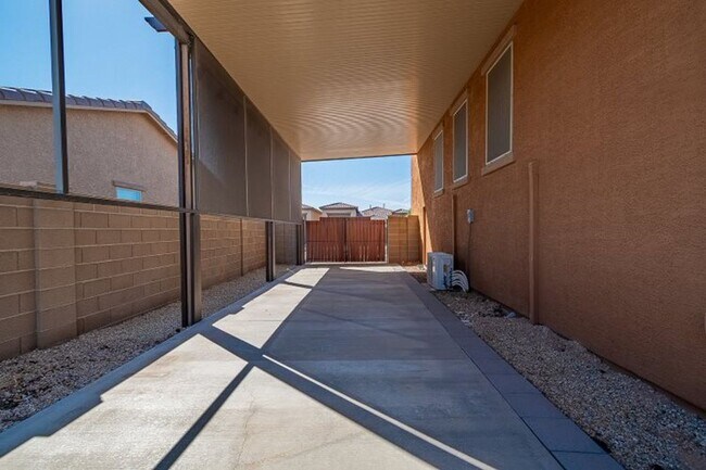 Building Photo - LAS BARRANCAS POOL HOME WITH SOLAR