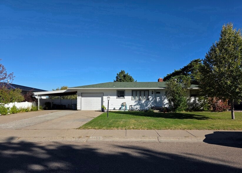 Front with Garage and Carport - 1409 2nd West Hill Dr