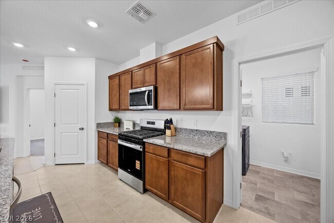 Building Photo - 7411 Legacy Pt St