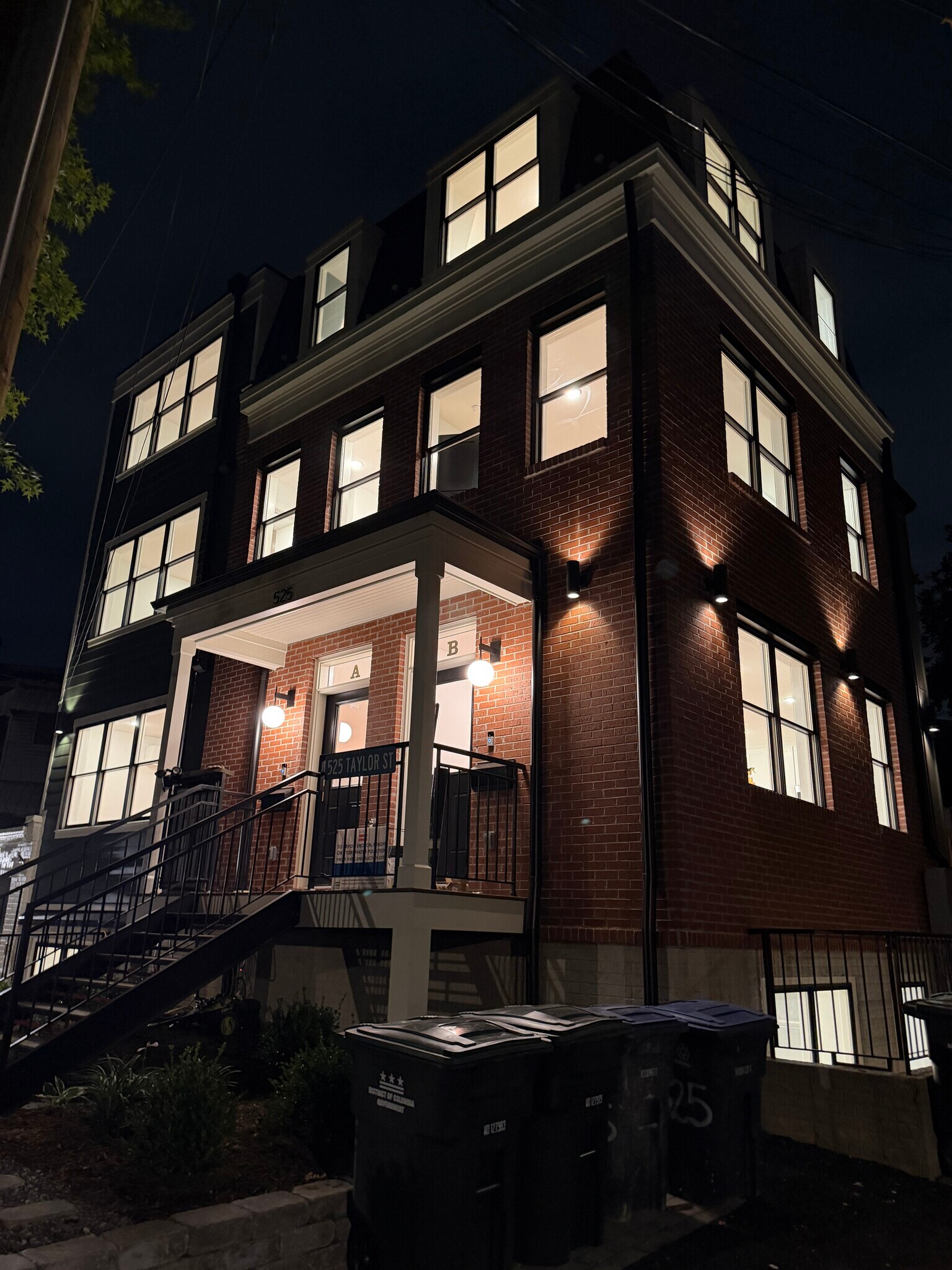 Building Photo - 525 Taylor St NW