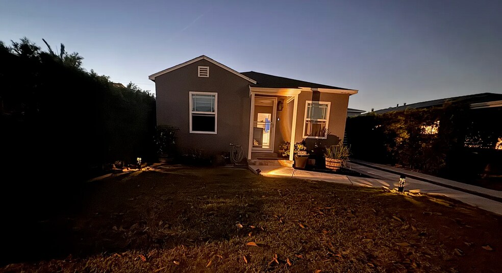 Building Photo - 4043 159th St