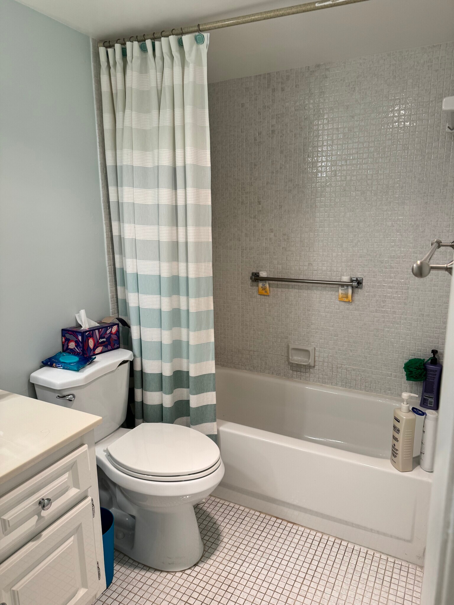 Building Photo - 4007 Yarmouth a