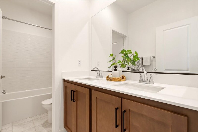 Building Photo - 2983 S Halton Paseo