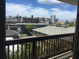 Building Photo - 1524 Pensacola St