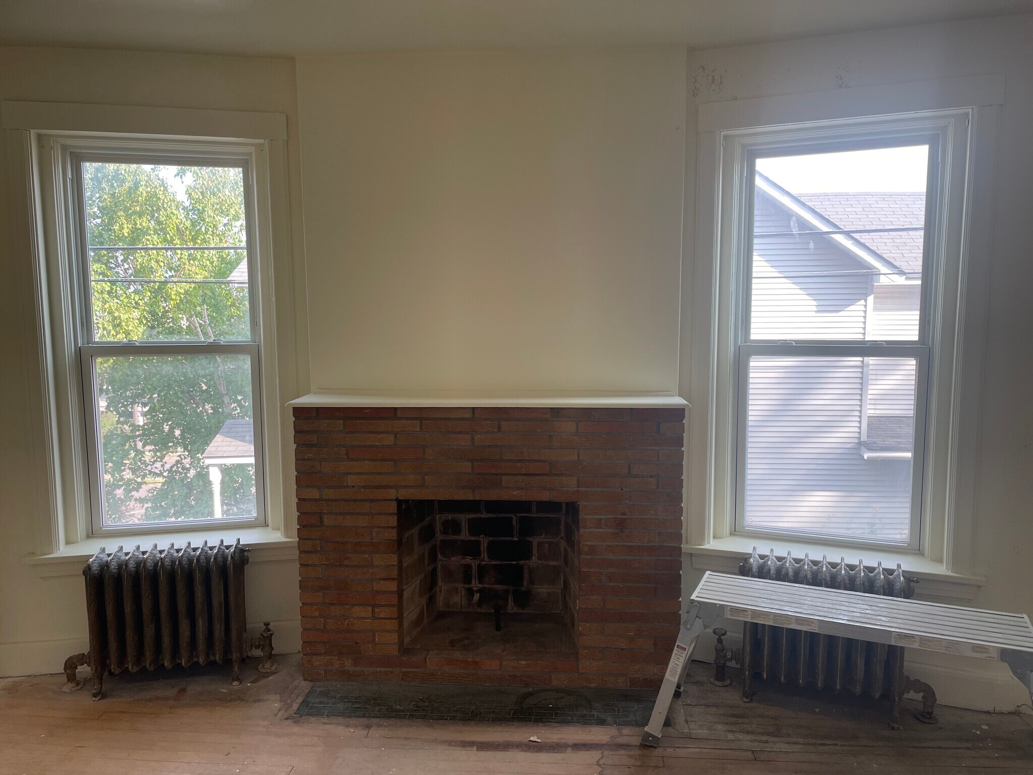 Building Photo - 319 N 4th Ave W