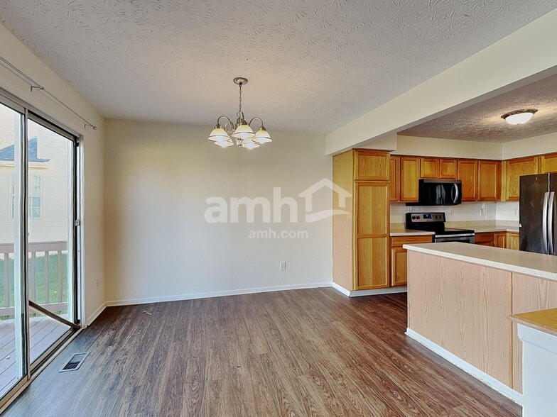 Building Photo - 821 Monarda Pl