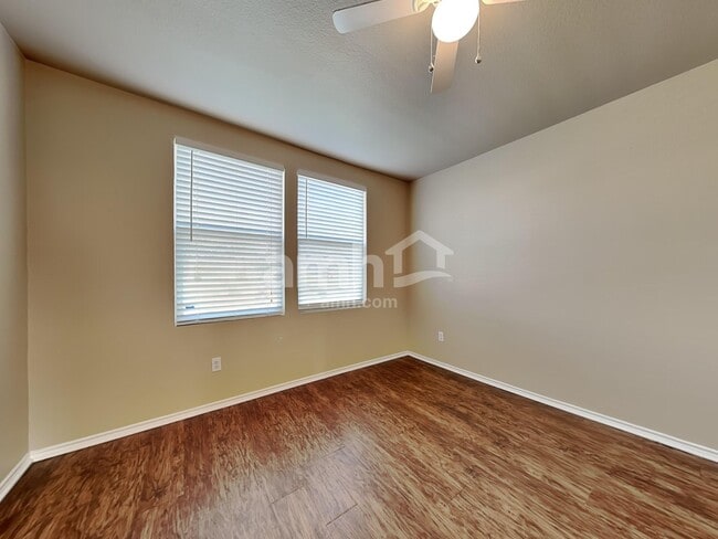 Building Photo - 2806 Lake Terrace Dr