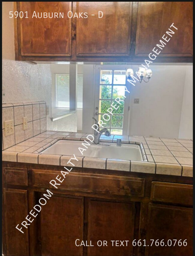 Building Photo - 5901 Auburn Oaks Dr