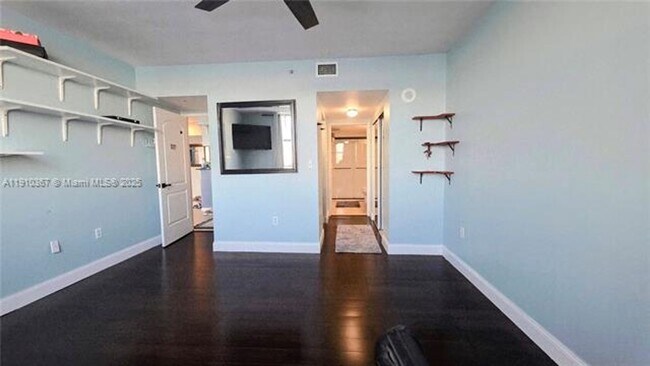 Building Photo - 1625 Kennedy Cswy