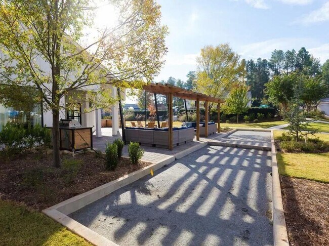 Building Photo - 3500 Windcliff Dr SE