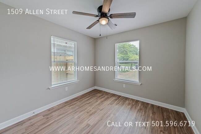 Building Photo - 1509 Allen St