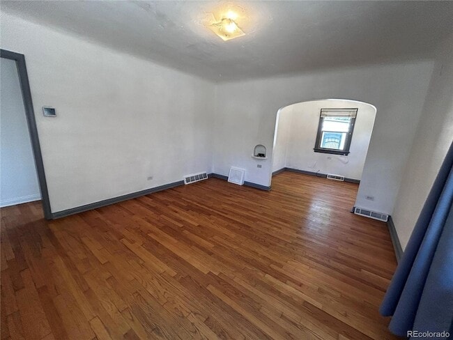 Building Photo - 2111 S Emerson St