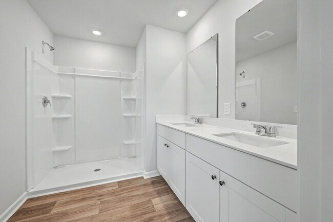 Building Photo - 762 Ridgley Dr